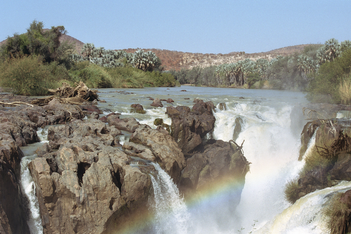 Epupa watervallen op de grens van Namibie en Angola