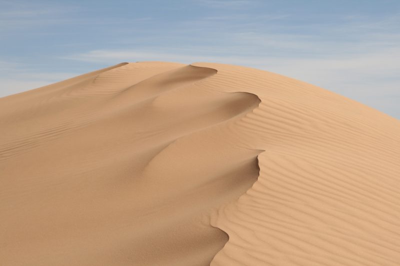 Zandduin in de Sahara in Algerije